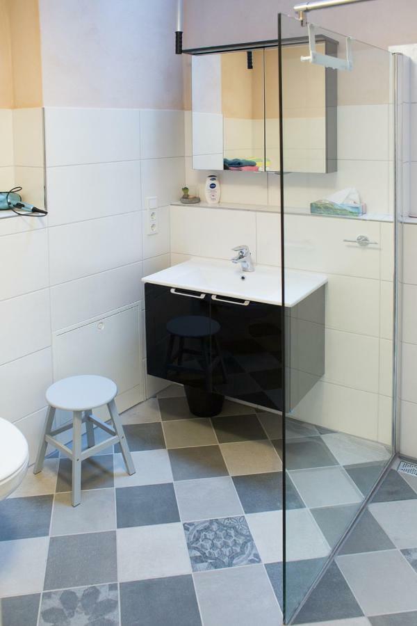 Haus Ambiente Apartment ไรล์ ภายนอก รูปภาพ